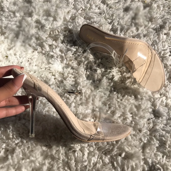 Simple Cream Heel - Picture 3 of 3